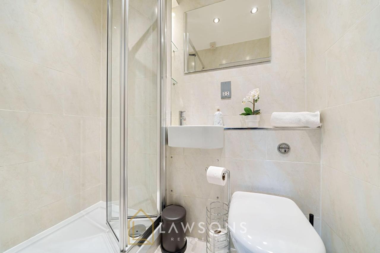Stylish Living By Lawsons - 3 En Suites Windsor Esterno foto