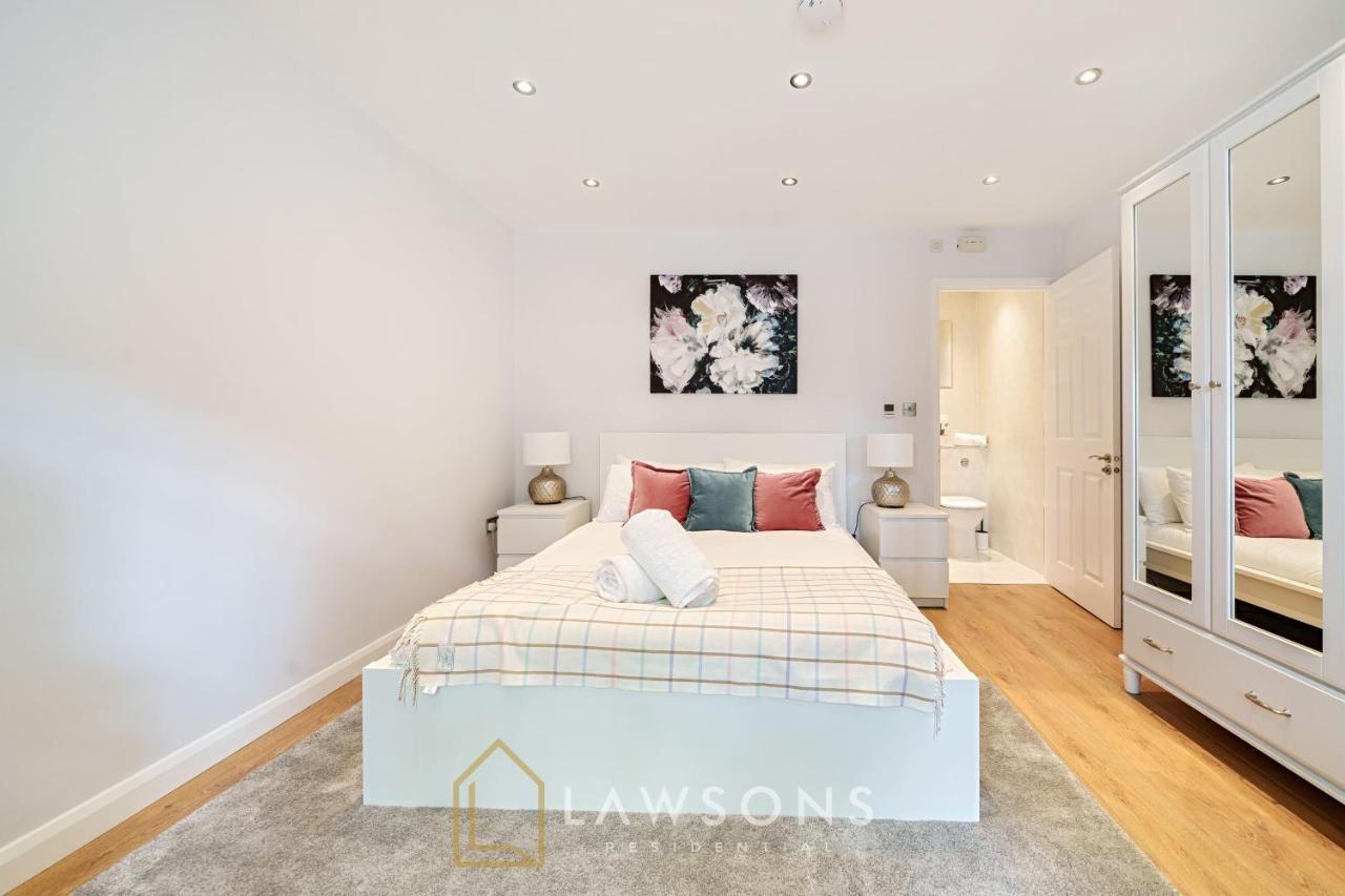 Stylish Living By Lawsons - 3 En Suites Windsor Esterno foto