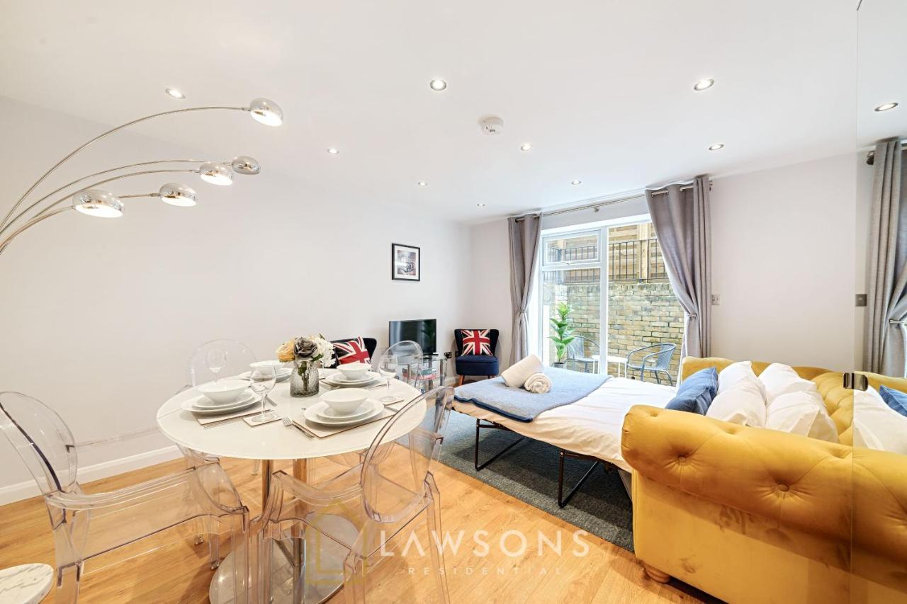 Stylish Living By Lawsons - 3 En Suites Windsor Esterno foto