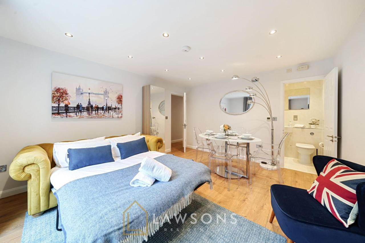 Stylish Living By Lawsons - 3 En Suites Windsor Esterno foto