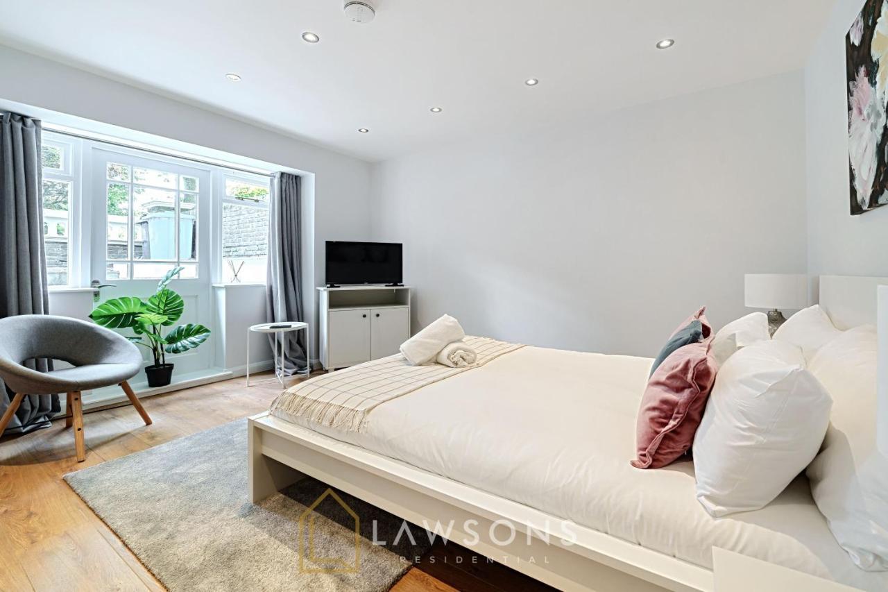 Stylish Living By Lawsons - 3 En Suites Windsor Esterno foto