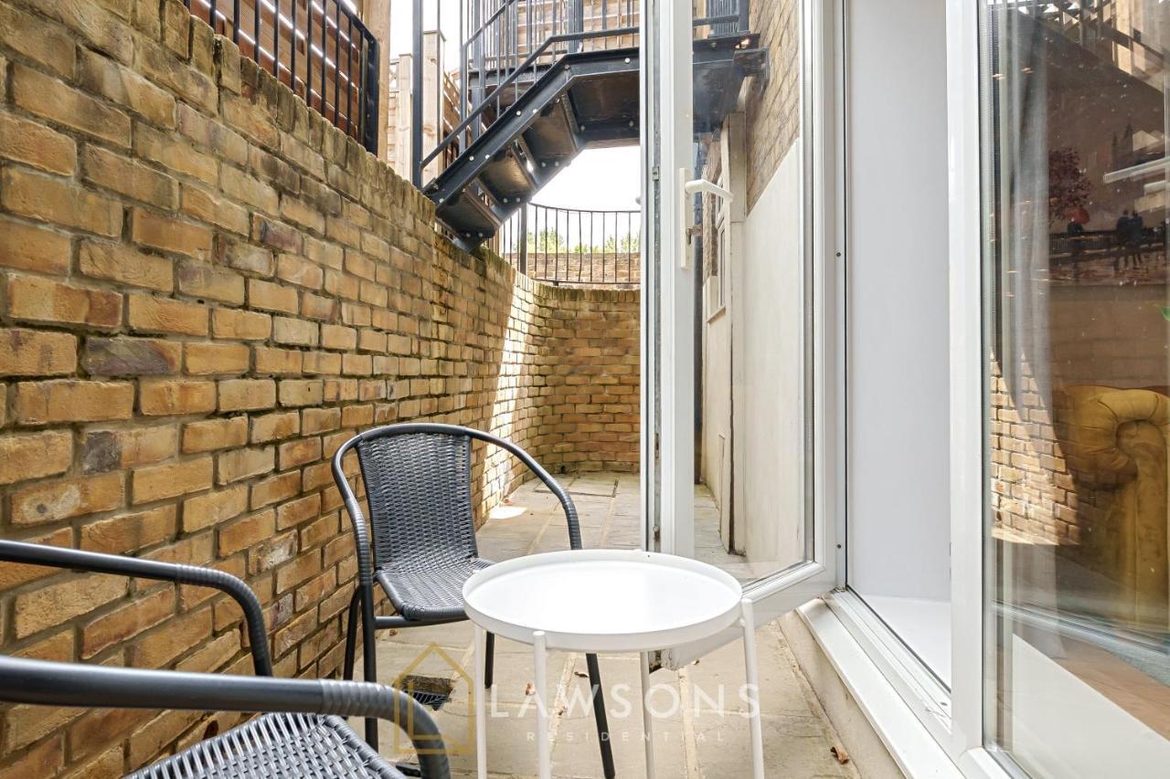 Stylish Living By Lawsons - 3 En Suites Windsor Esterno foto