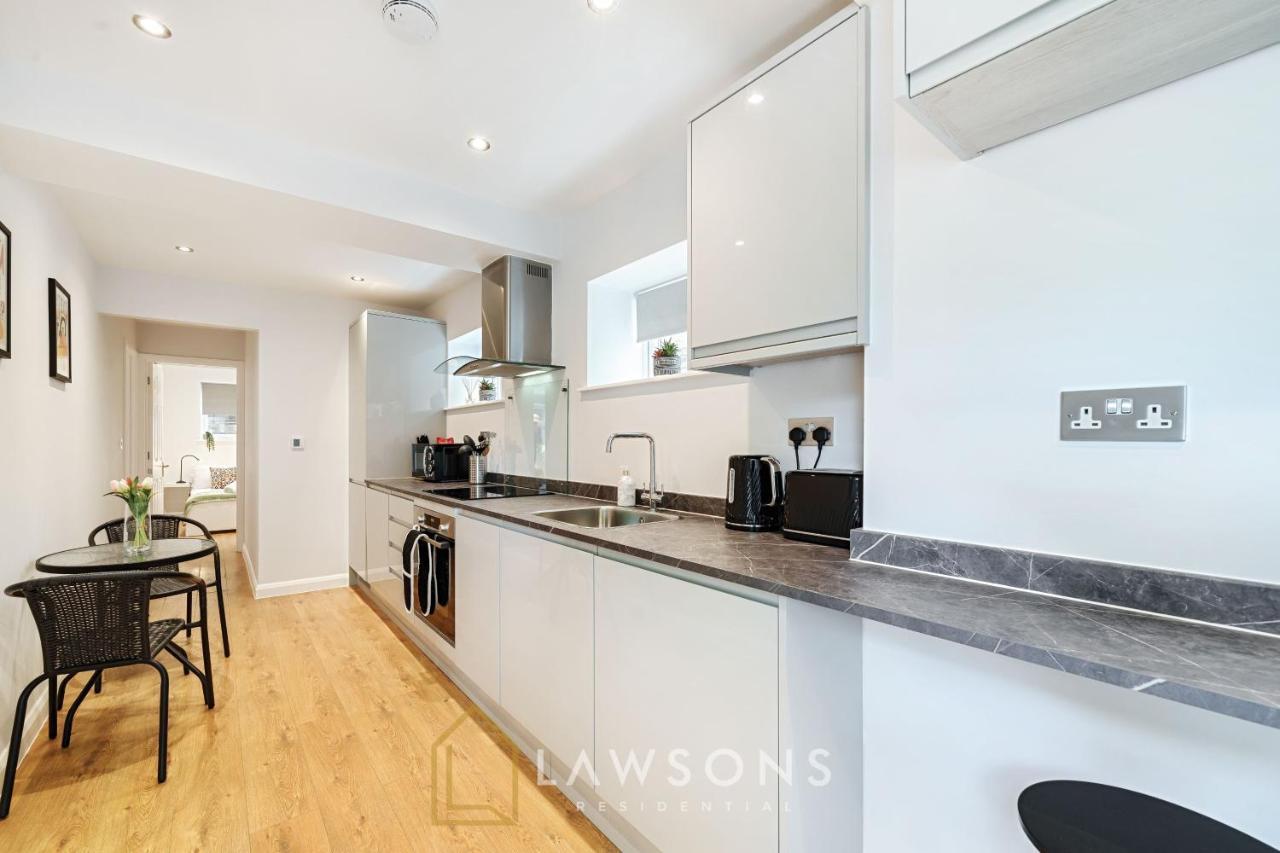 Stylish Living By Lawsons - 3 En Suites Windsor Esterno foto
